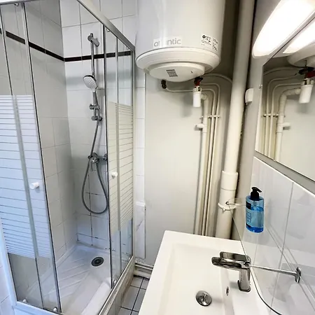 164 - Charming In Center Of Apartamento