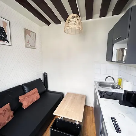 164 - Charming In Center Of Apartamento