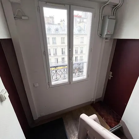 164 - Charming In Center Of * París