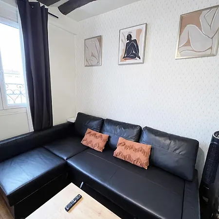 164 - Charming In Center Of * París